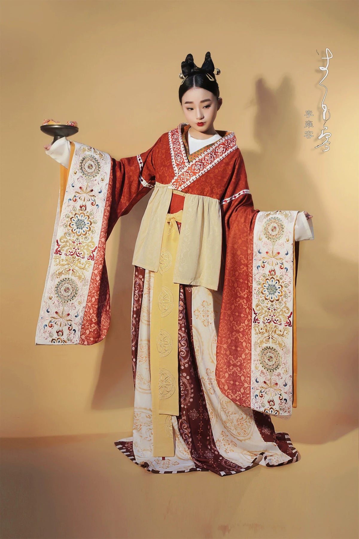 Li Yongrong 李雍容 Poem of the Northern Southern Dynasties Restoration Ruqun