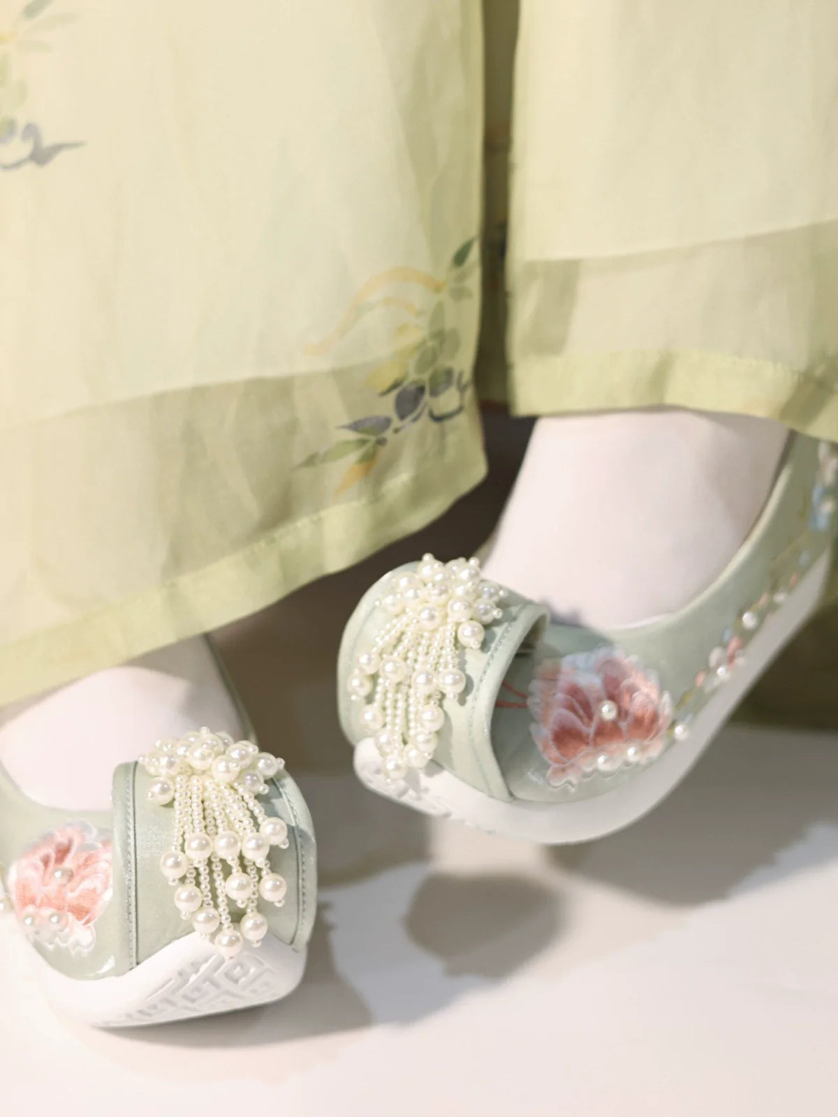 Su Yang 素央 Cloud Head Tip Dengyun Lü Shoes 7cm Heel